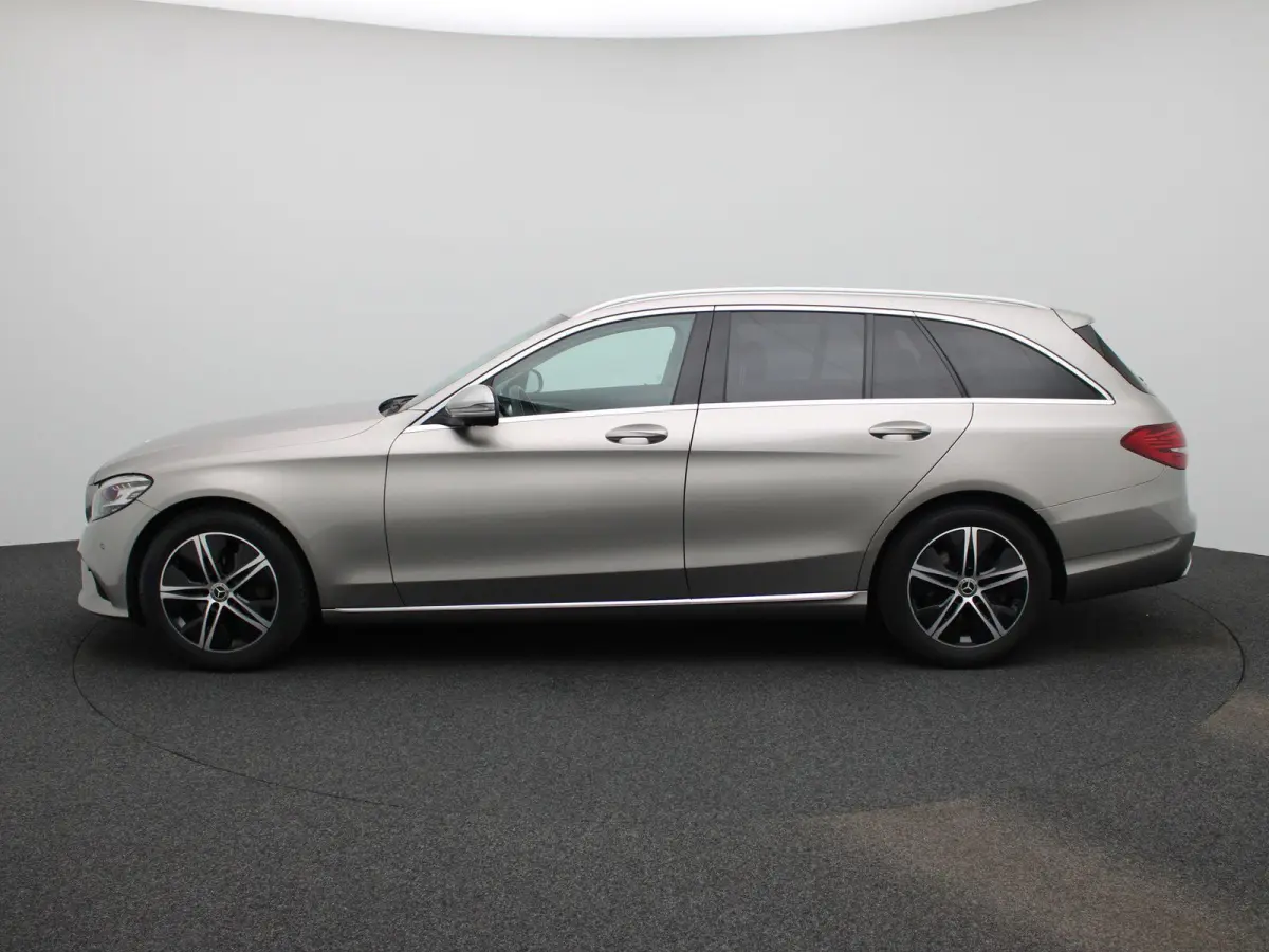 180 Advantage Pack | 360 Camera | Cruise Control | Parkeersensoren | Lederen bekleding |