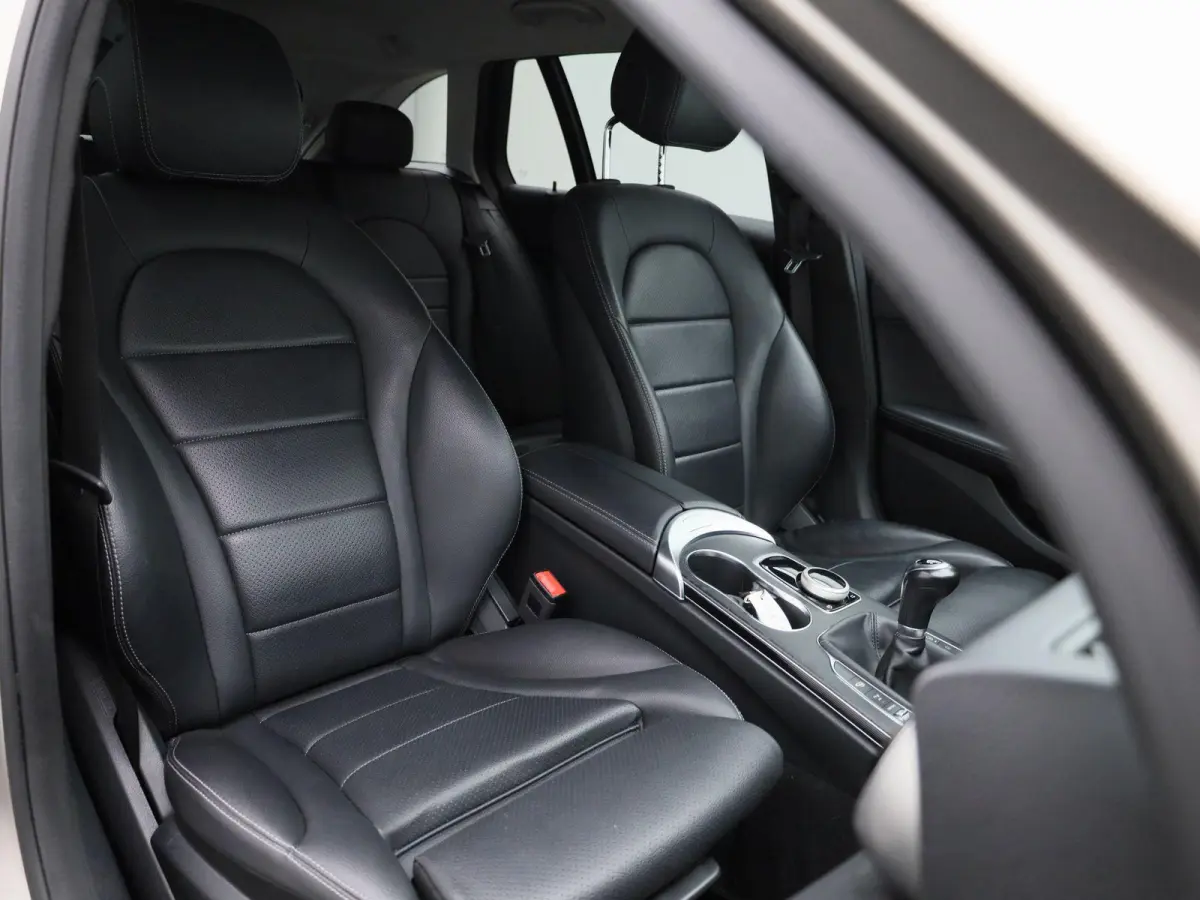 180 Advantage Pack | 360 Camera | Cruise Control | Parkeersensoren | Lederen bekleding |