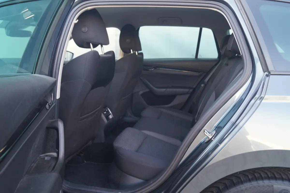 1.0 TSI 110pk Business Edition -NAVI-ECC-TREKHAAK-