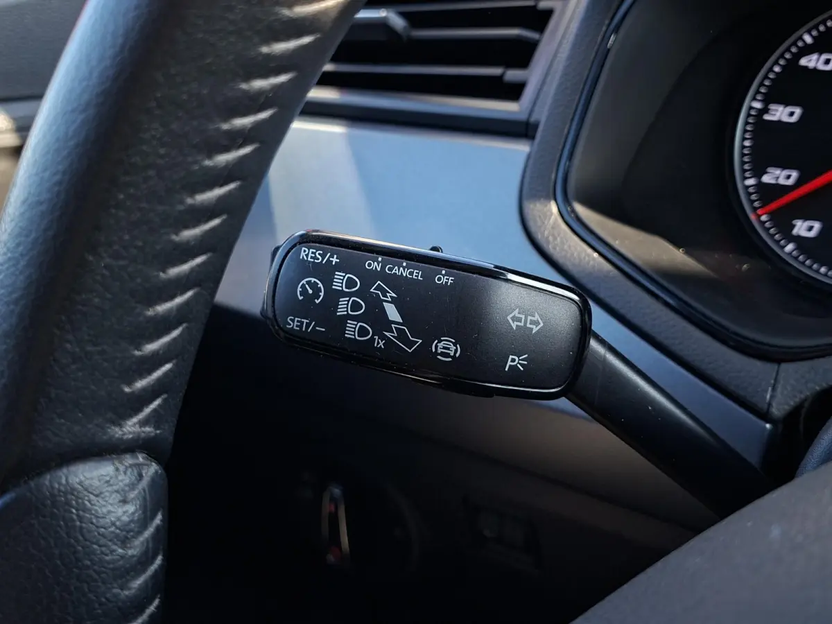 1.0 TSI Style Carplay / Cruise Control / Climate Control / 16inch LM / NAP