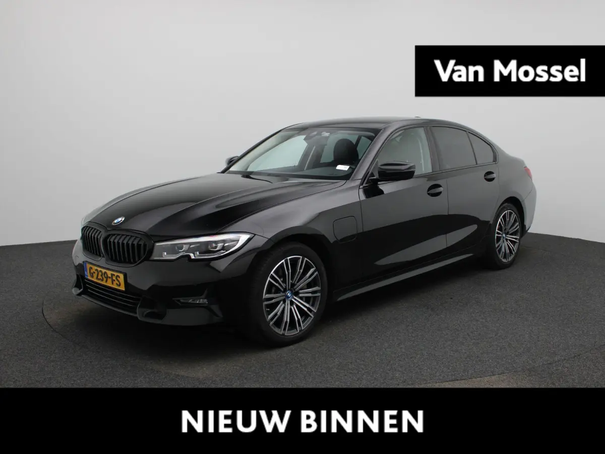 330e High Executive | Automaat | Apple Carplay / Android Auto | Cruise Control | Stoelverwarming | Lederen Bekleding |