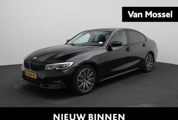 330e High Executive | Automaat | Apple Carplay / Android Auto | Cruise Control | Stoelverwarming | Lederen Bekleding |