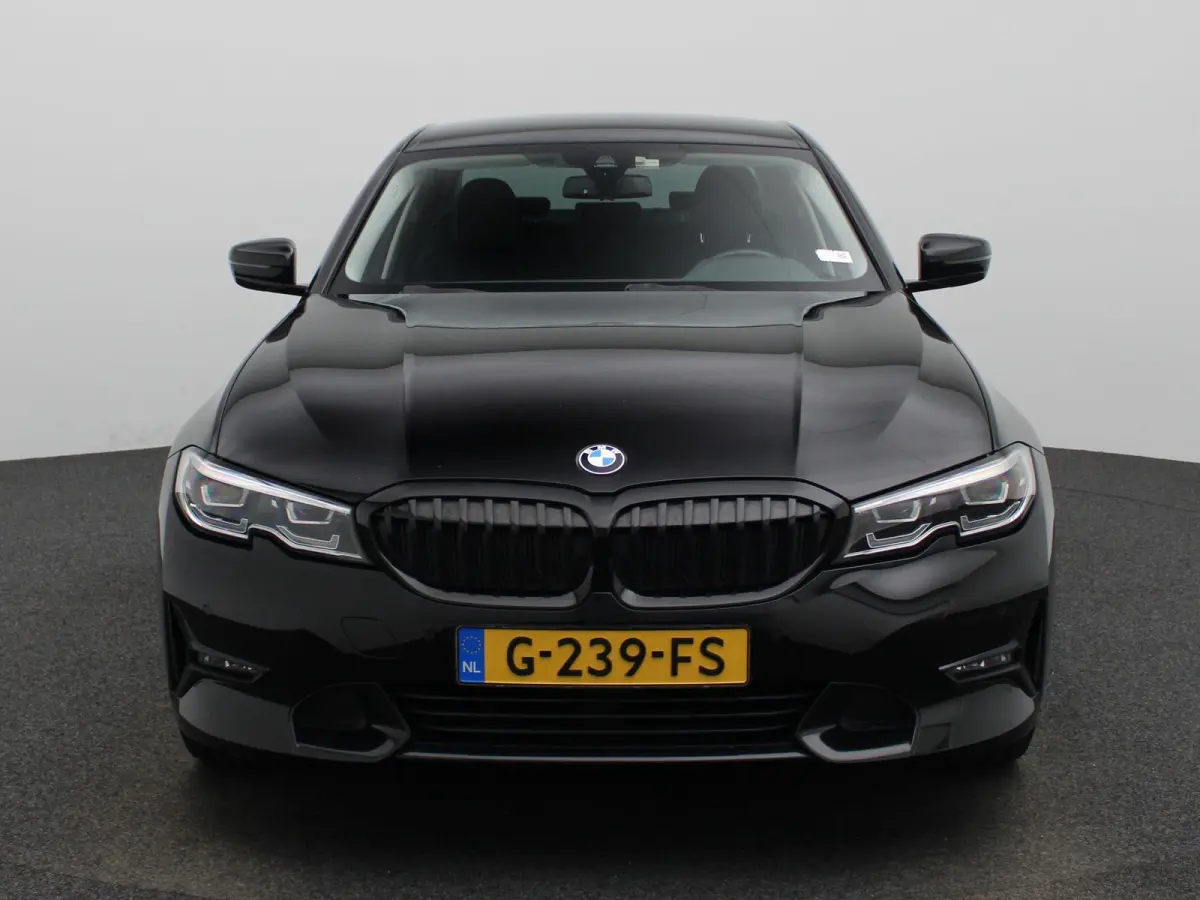 330e High Executive | Automaat | Apple Carplay / Android Auto | Cruise Control | Stoelverwarming | Lederen Bekleding |