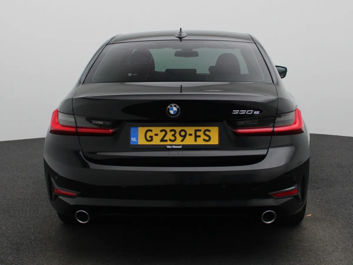 330e High Executive | Automaat | Apple Carplay / Android Auto | Cruise Control | Stoelverwarming | Lederen Bekleding |
