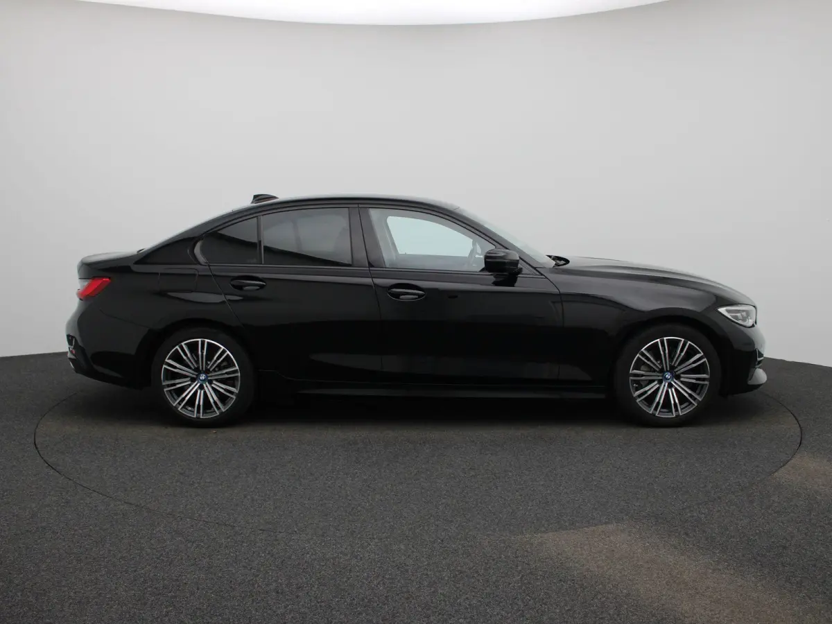 330e High Executive | Automaat | Apple Carplay / Android Auto | Cruise Control | Stoelverwarming | Lederen Bekleding |