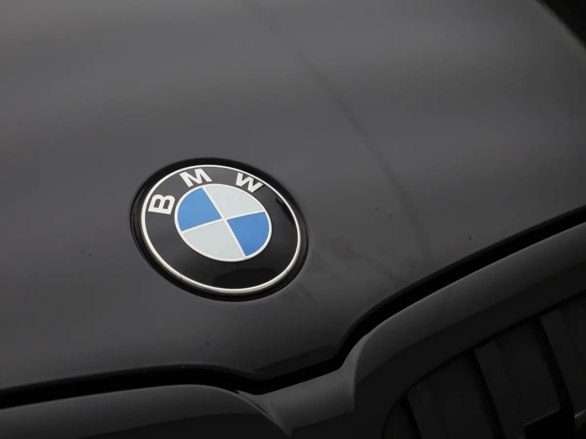 330e High Executive | Automaat | Apple Carplay / Android Auto | Cruise Control | Stoelverwarming | Lederen Bekleding |