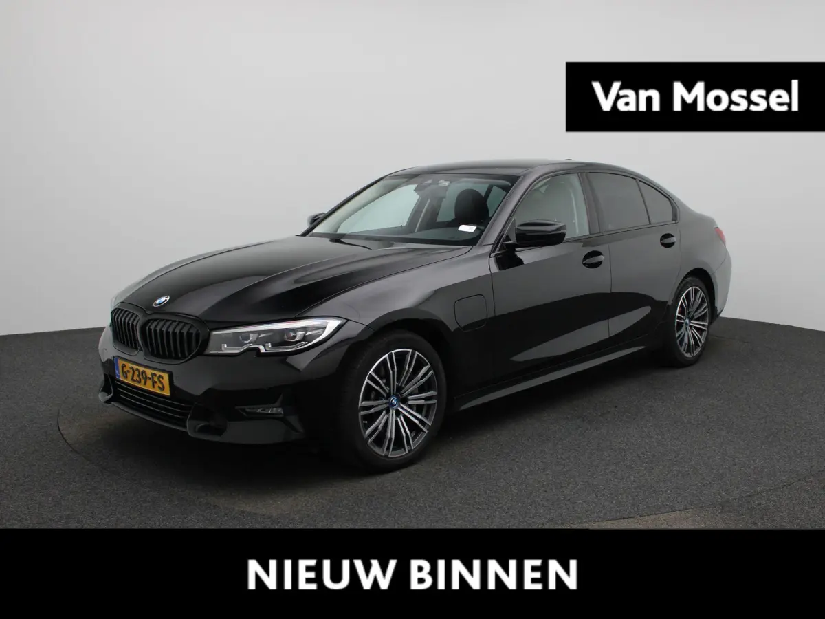 330e High Executive | Automaat | Apple Carplay / Android Auto | Cruise Control | Stoelverwarming | Lederen Bekleding |
