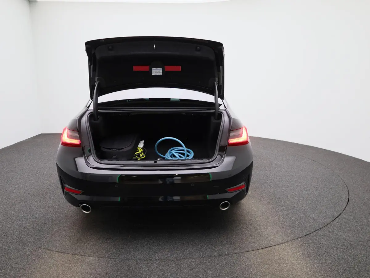 330e High Executive | Automaat | Apple Carplay / Android Auto | Cruise Control | Stoelverwarming | Lederen Bekleding |