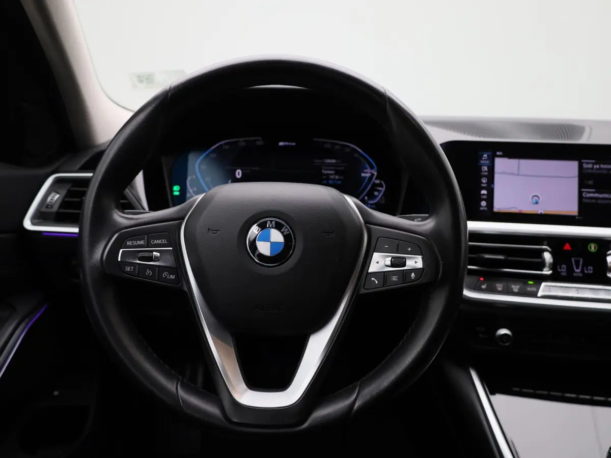330e High Executive | Automaat | Apple Carplay / Android Auto | Cruise Control | Stoelverwarming | Lederen Bekleding |