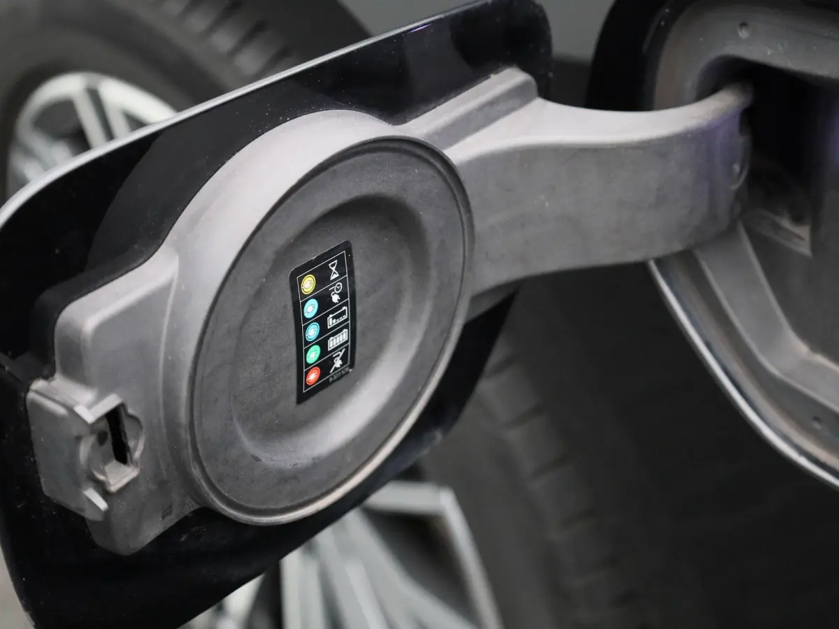 330e High Executive | Automaat | Apple Carplay / Android Auto | Cruise Control | Stoelverwarming | Lederen Bekleding |