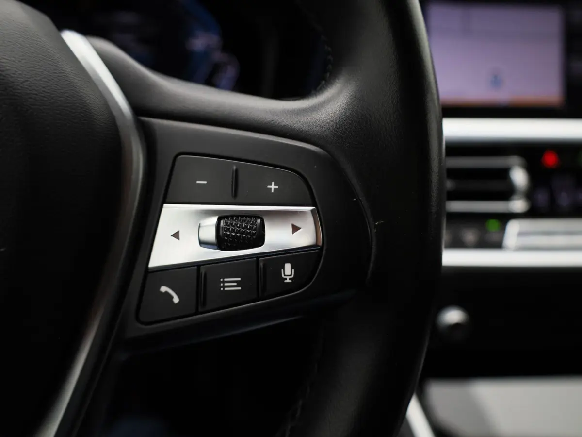 330e High Executive | Automaat | Apple Carplay / Android Auto | Cruise Control | Stoelverwarming | Lederen Bekleding |