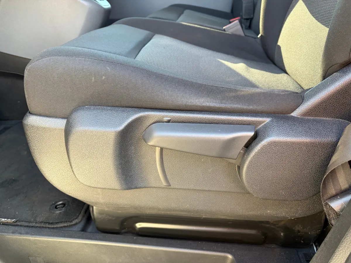 2.0 D-4D L3 145 PK Live Long | TREKHAAK| DEALER ONDERHOUDEN| EERSTE EIGENAAR| 3-PERSOONS| HOUTEN AFWERKING LAADRUIMTE| APPLE CARPLAY/ANDROID AUTO| PARKEERSENSOREN ACHTER| DAB| CRUISE CONTROL