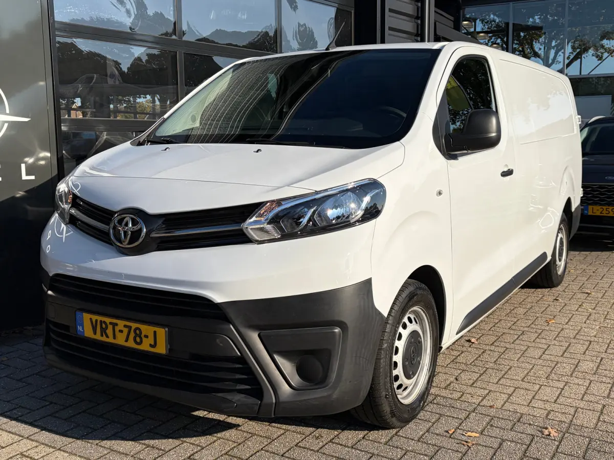 2.0 D-4D L3 145 PK Live Long | TREKHAAK| DEALER ONDERHOUDEN| EERSTE EIGENAAR| 3-PERSOONS| HOUTEN AFWERKING LAADRUIMTE| APPLE CARPLAY/ANDROID AUTO| PARKEERSENSOREN ACHTER| DAB| CRUISE CONTROL