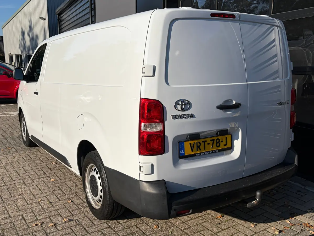 2.0 D-4D L3 145 PK Live Long | TREKHAAK| DEALER ONDERHOUDEN| EERSTE EIGENAAR| 3-PERSOONS| HOUTEN AFWERKING LAADRUIMTE| APPLE CARPLAY/ANDROID AUTO| PARKEERSENSOREN ACHTER| DAB| CRUISE CONTROL