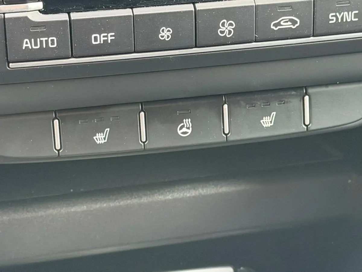 1.5 T-GDi GT-Line Automaat, Apple Carpl/ Android Auto,Cruise Control, Navigatie