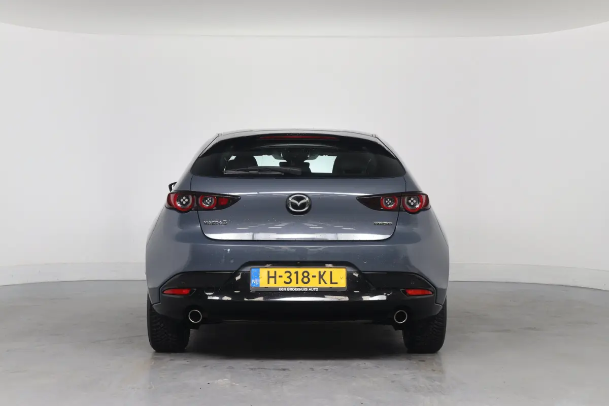 2.0 e-SkyActiv-G M Hybrid 122 Comfort met Bose | Bose | LED | Stoel/stuurverwarming | Navi | Clima | Cruise Adaptive | Camera | Lichtmetalen Velgen | Parkeersensoren V+A | DAB