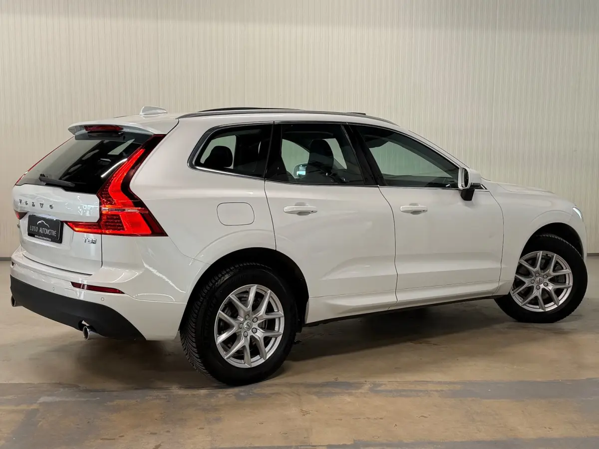 2.0 T8 Twin Engine Momentum AWD | PANO | CAMERA | HARMAN KARDON | LEDER