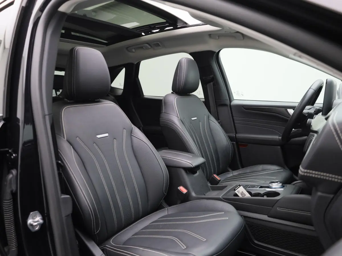 2.5 PHEV Vignale | Apple Carplay/Android Auto | Panoramadak | Winterpakket | Cruise Control | Lichtmetalen Velgen |