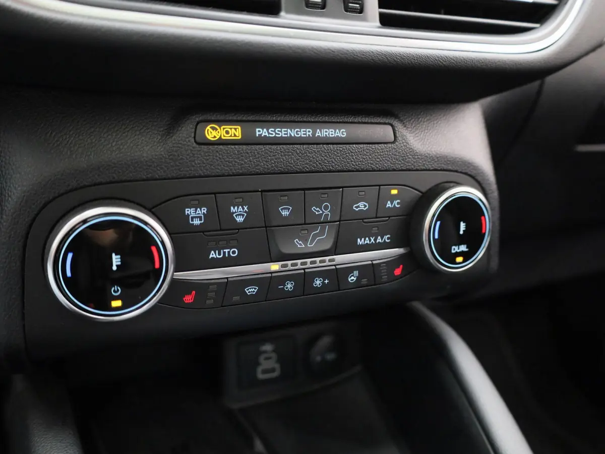 2.5 PHEV Vignale | Apple Carplay/Android Auto | Panoramadak | Winterpakket | Cruise Control | Lichtmetalen Velgen |