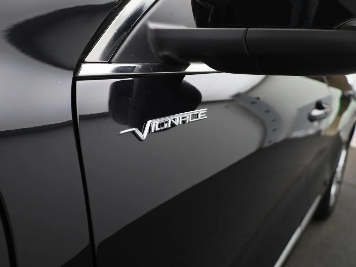 2.5 PHEV Vignale | Apple Carplay/Android Auto | Panoramadak | Winterpakket | Cruise Control | Lichtmetalen Velgen |
