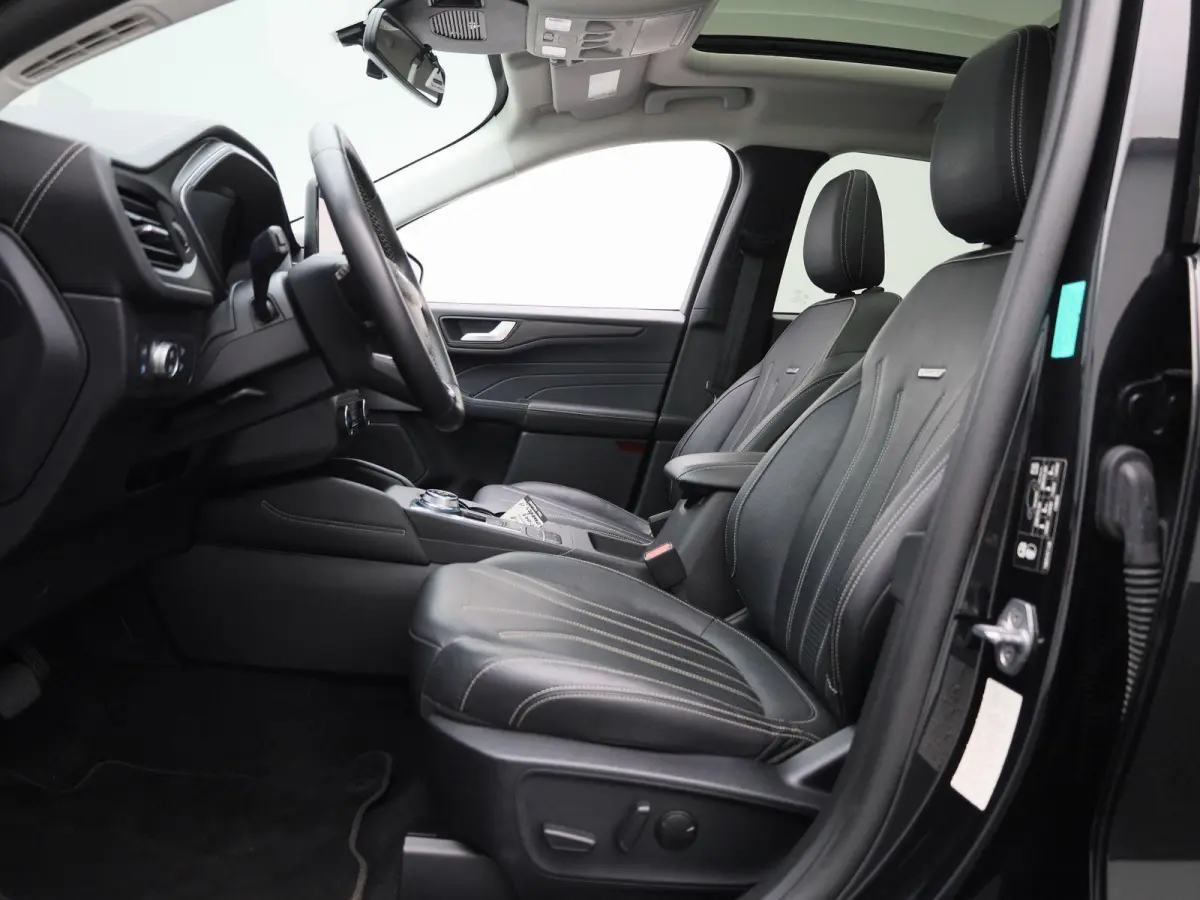 2.5 PHEV Vignale | Apple Carplay/Android Auto | Panoramadak | Winterpakket | Cruise Control | Lichtmetalen Velgen |