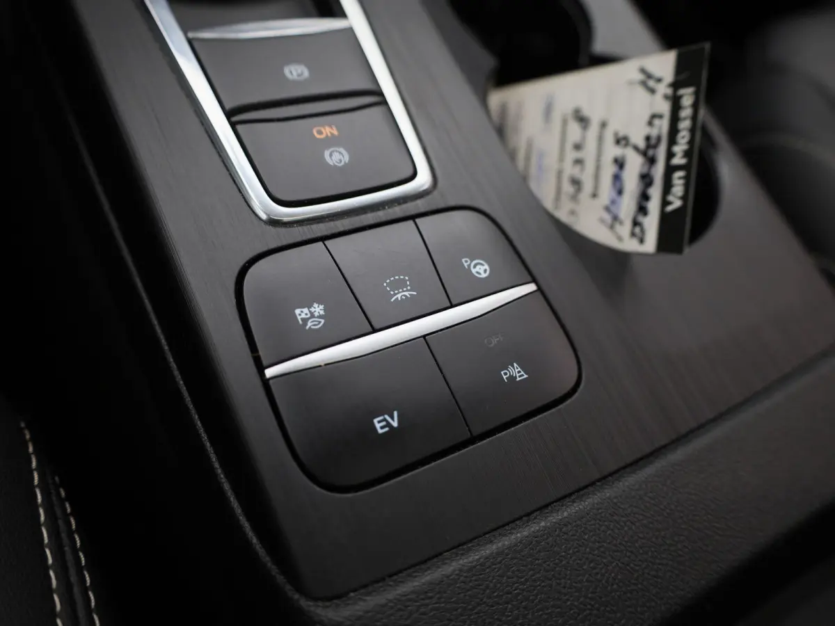 2.5 PHEV Vignale | Apple Carplay/Android Auto | Panoramadak | Winterpakket | Cruise Control | Lichtmetalen Velgen |