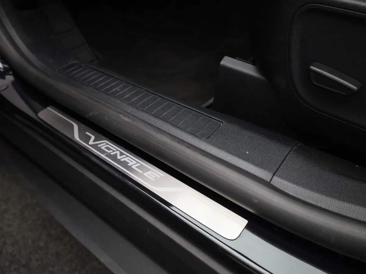 2.5 PHEV Vignale | Apple Carplay/Android Auto | Panoramadak | Winterpakket | Cruise Control | Lichtmetalen Velgen |
