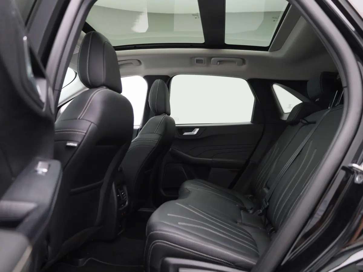 2.5 PHEV Vignale | Apple Carplay/Android Auto | Panoramadak | Winterpakket | Cruise Control | Lichtmetalen Velgen |