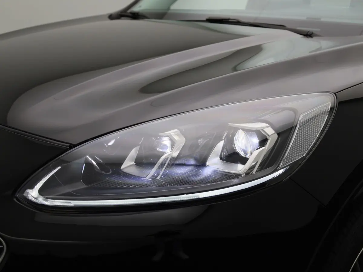 2.5 PHEV Vignale | Apple Carplay/Android Auto | Panoramadak | Winterpakket | Cruise Control | Lichtmetalen Velgen |