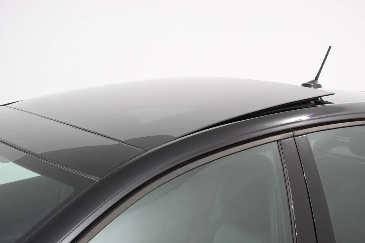 1.0 TSI DSG R-Line Panorama dak Navigatie App Connect Climate Control Parkeer sensoren Camera Cruise control adaptive Lichtmetalen velgen