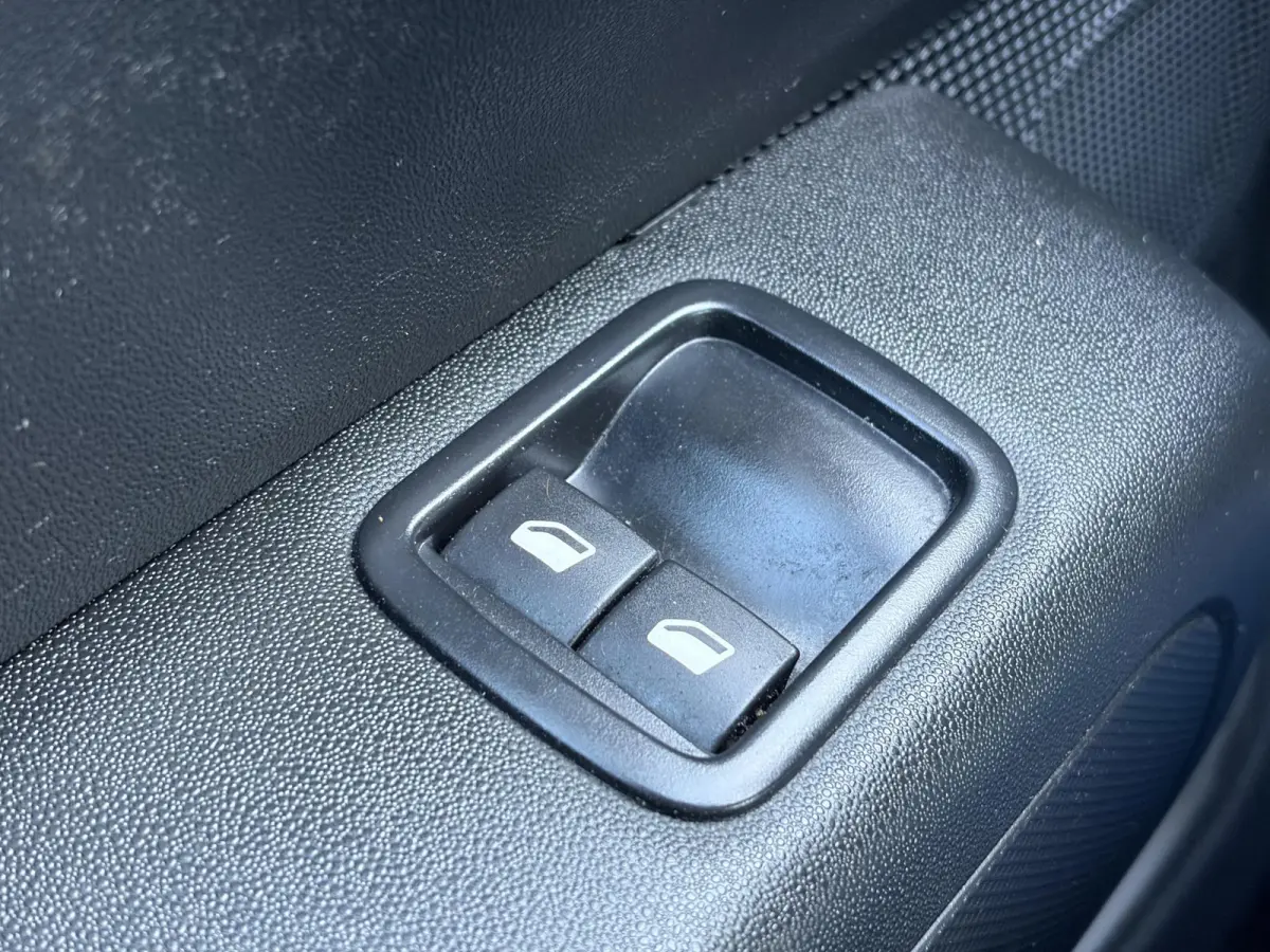 1.2 PureTech S&S Feel Edition ✓2e Eigenaar✓Carplay✓Navi✓Clima✓Cruise✓Lm velgen✓Pdc✓Rijstrooksensor✓N.A.P✓Apk tot 06-2027