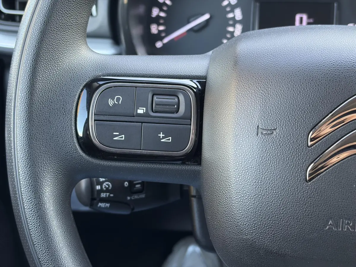 1.2 PureTech S&S Feel Edition ✓2e Eigenaar✓Carplay✓Navi✓Clima✓Cruise✓Lm velgen✓Pdc✓Rijstrooksensor✓N.A.P✓Apk tot 06-2027