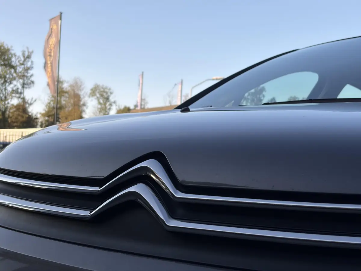 1.2 PureTech S&S Feel Edition ✓2e Eigenaar✓Carplay✓Navi✓Clima✓Cruise✓Lm velgen✓Pdc✓Rijstrooksensor✓N.A.P✓Apk tot 06-2027