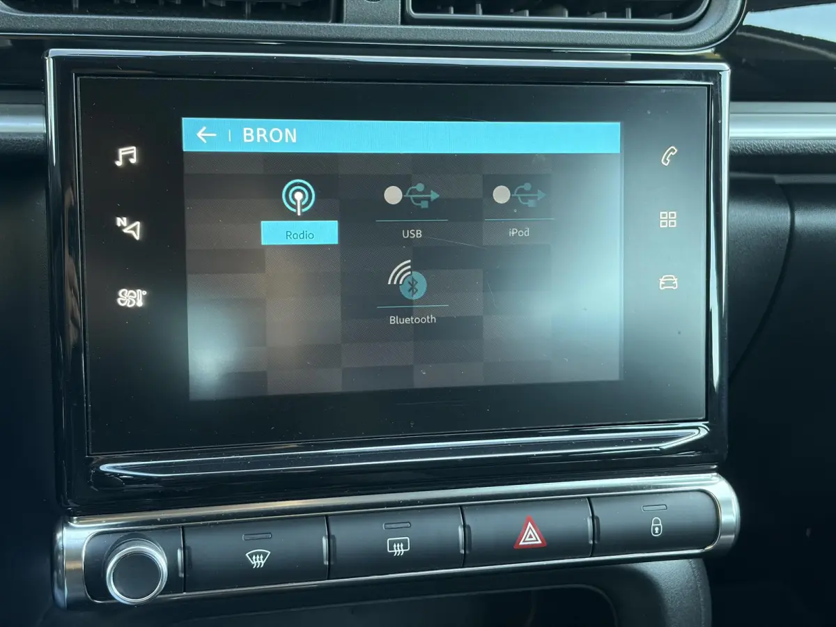 1.2 PureTech S&S Feel Edition ✓2e Eigenaar✓Carplay✓Navi✓Clima✓Cruise✓Lm velgen✓Pdc✓Rijstrooksensor✓N.A.P✓Apk tot 06-2027
