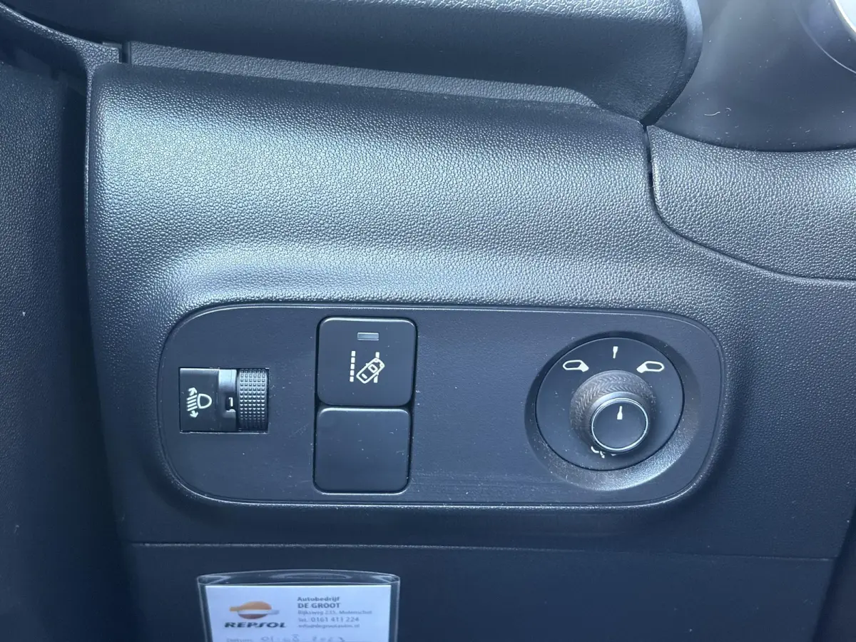 1.2 PureTech S&S Feel Edition ✓2e Eigenaar✓Carplay✓Navi✓Clima✓Cruise✓Lm velgen✓Pdc✓Rijstrooksensor✓N.A.P✓Apk tot 06-2027