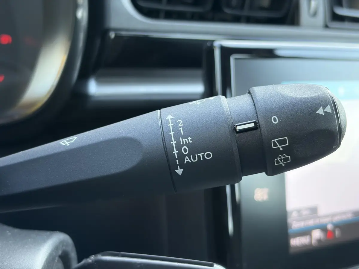 1.2 PureTech S&S Feel Edition ✓2e Eigenaar✓Carplay✓Navi✓Clima✓Cruise✓Lm velgen✓Pdc✓Rijstrooksensor✓N.A.P✓Apk tot 06-2027