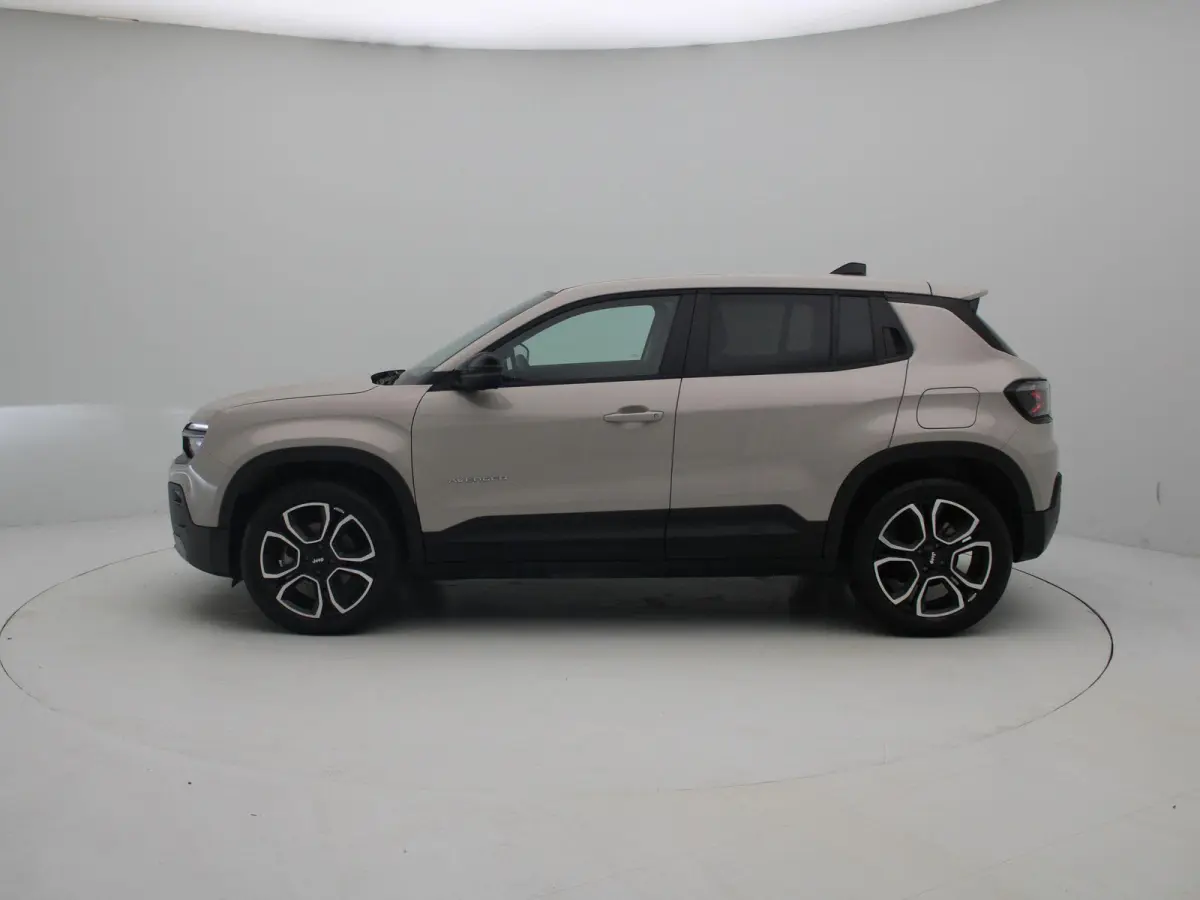 1.2 e-Hybrid Summit | NAVI | 18'' Velgen | Adaptive Cruise Control | Parkeercamera Achter |