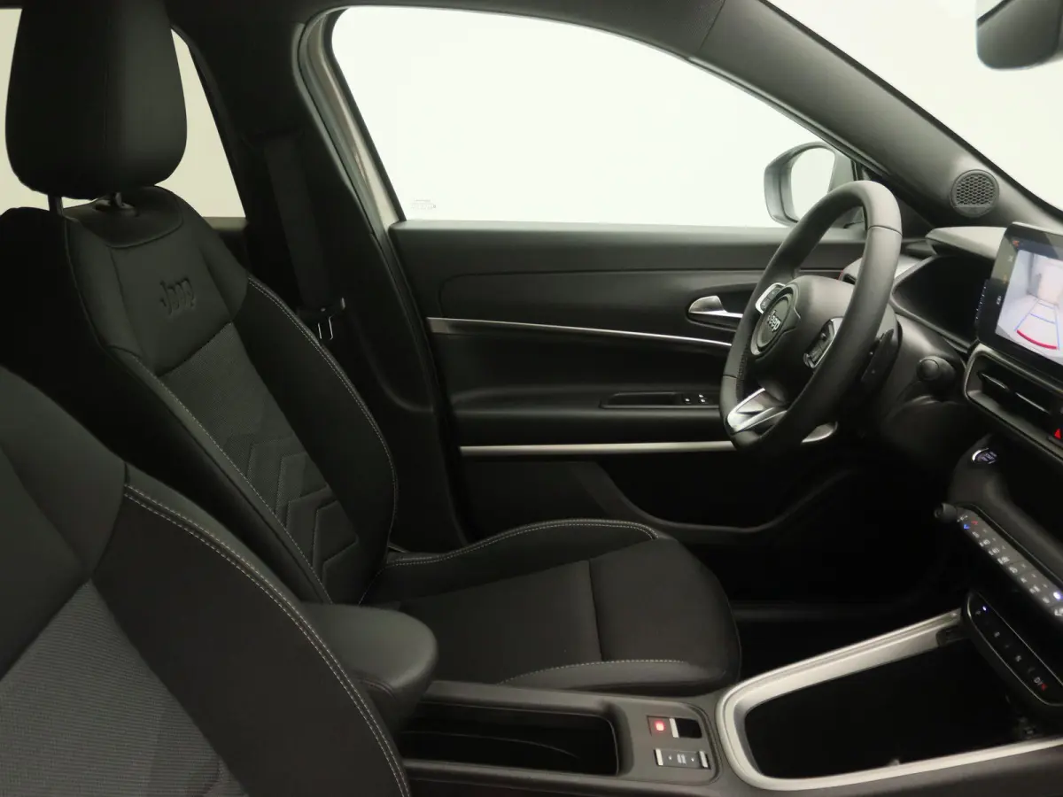1.2 e-Hybrid Summit | NAVI | 18'' Velgen | Adaptive Cruise Control | Parkeercamera Achter |