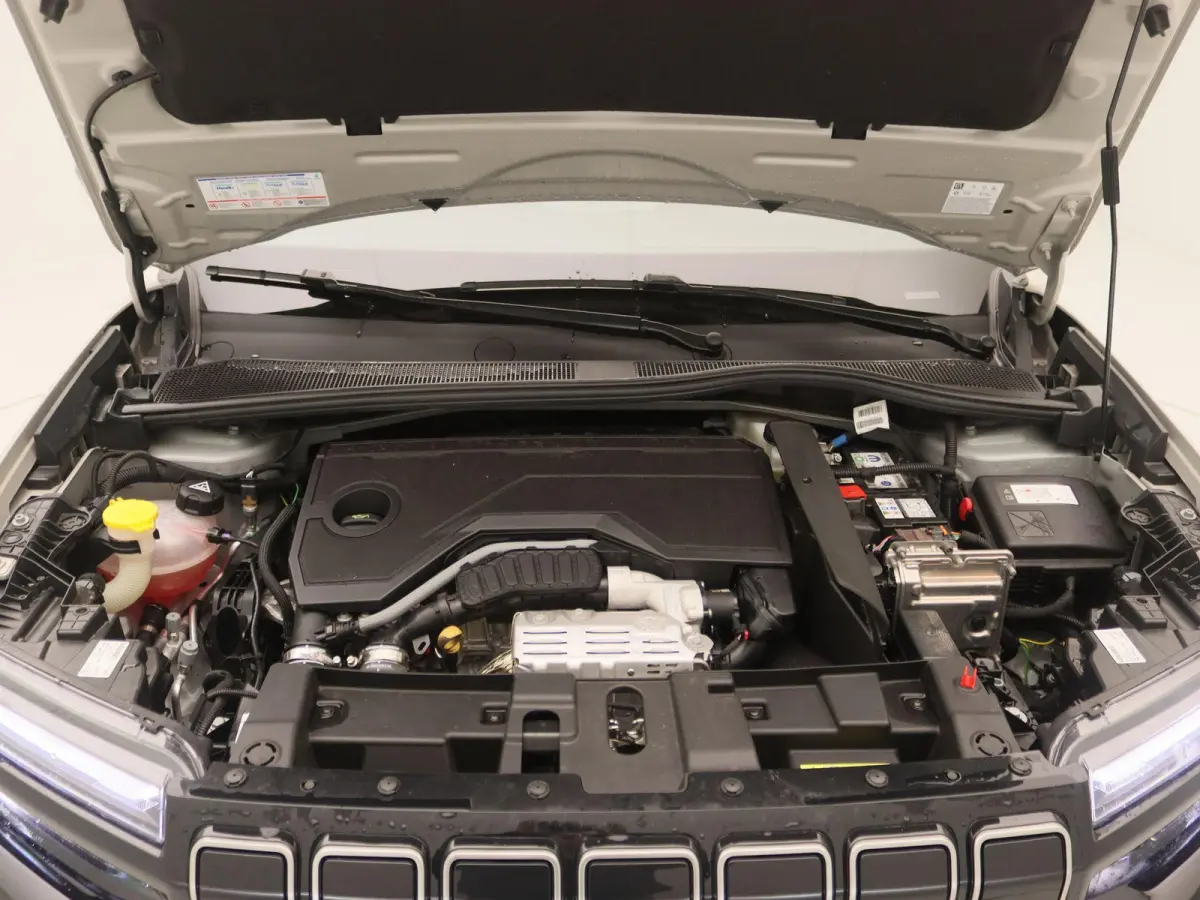 1.2 e-Hybrid Summit | NAVI | 18'' Velgen | Adaptive Cruise Control | Parkeercamera Achter |