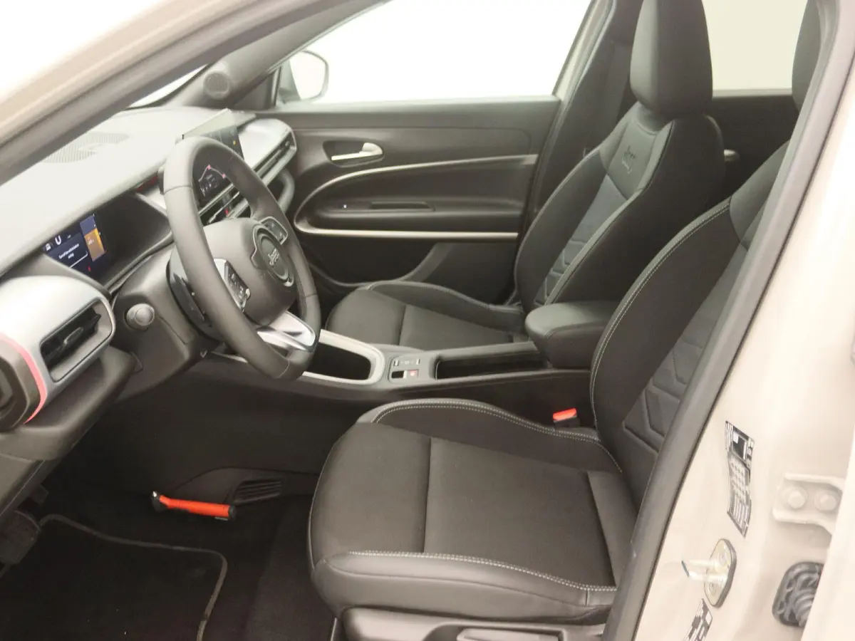 1.2 e-Hybrid Summit | NAVI | 18'' Velgen | Adaptive Cruise Control | Parkeercamera Achter |