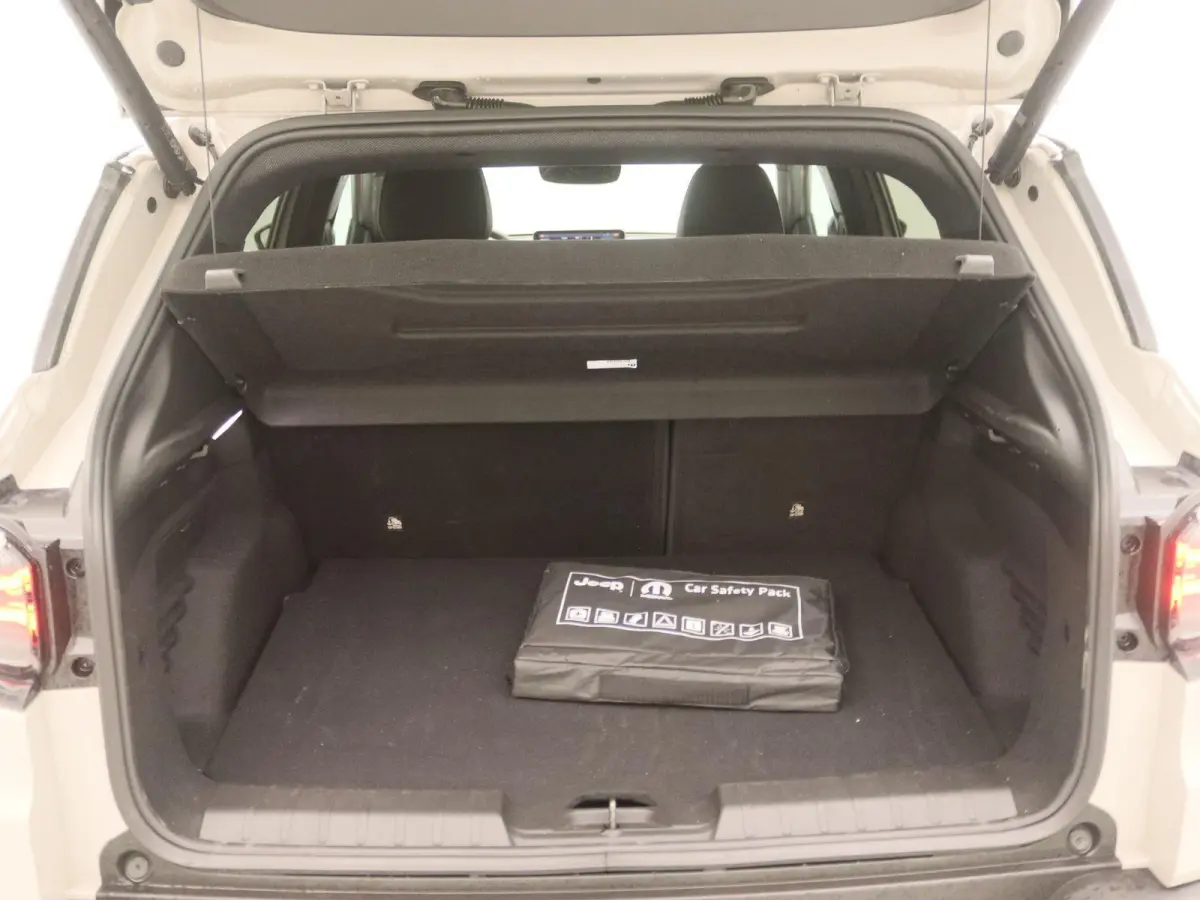1.2 e-Hybrid Summit | NAVI | 18'' Velgen | Adaptive Cruise Control | Parkeercamera Achter |