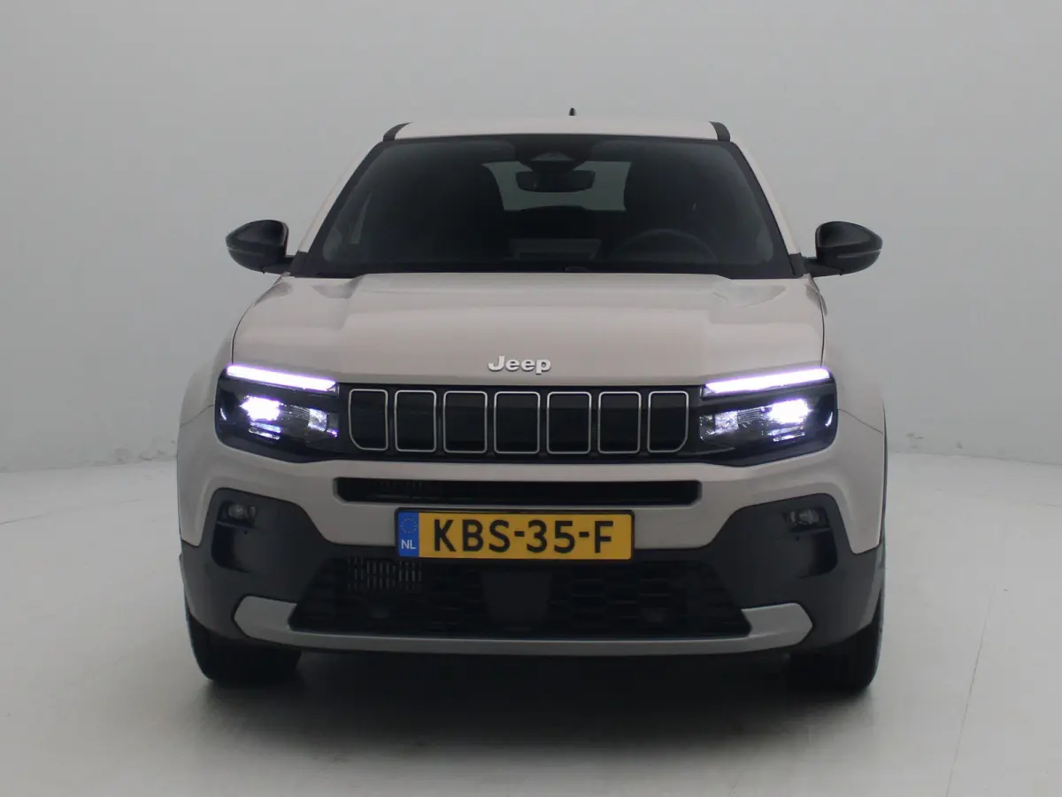 1.2 e-Hybrid Summit | NAVI | 18'' Velgen | Adaptive Cruise Control | Parkeercamera Achter |