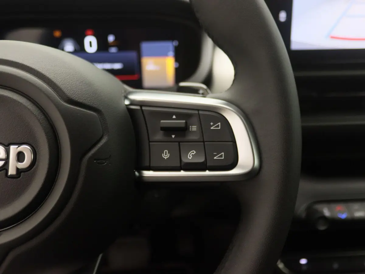 1.2 e-Hybrid Summit | NAVI | 18'' Velgen | Adaptive Cruise Control | Parkeercamera Achter |