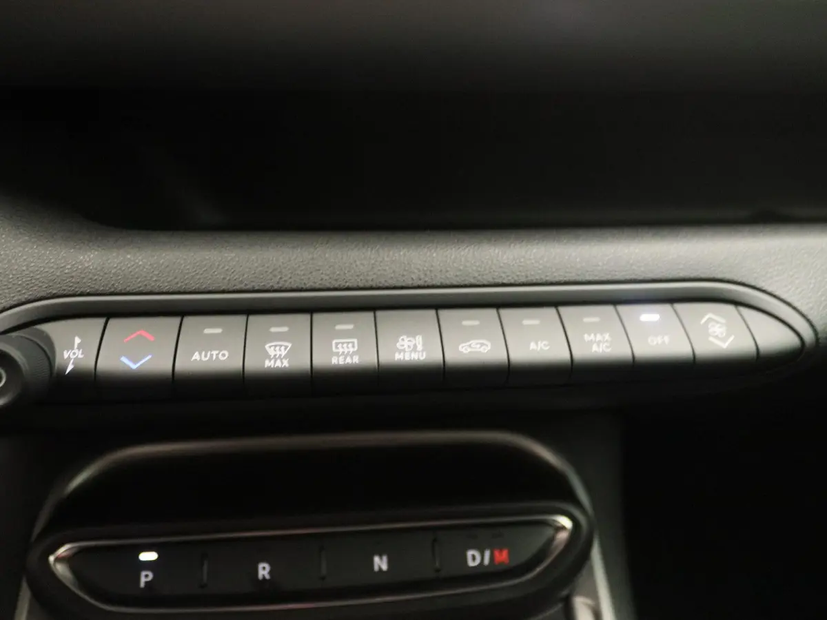 1.2 e-Hybrid Summit | NAVI | 18'' Velgen | Adaptive Cruise Control | Parkeercamera Achter |
