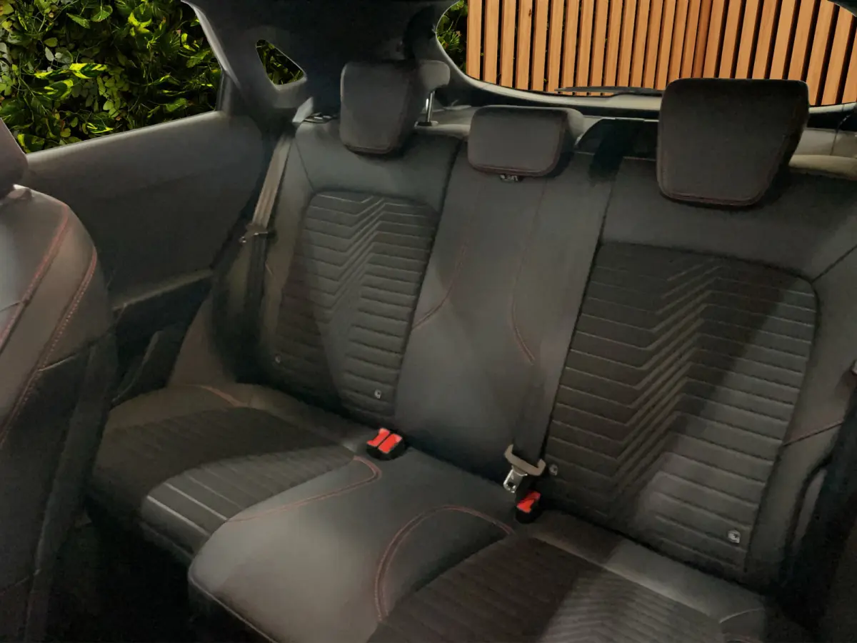 1.0 EcoBoost ST-Line X | Adaptieve cruise | Achteruitrijcamera | Stoel- stuurverw. | B&O | 18" | Carplay | Elektrische achterklep