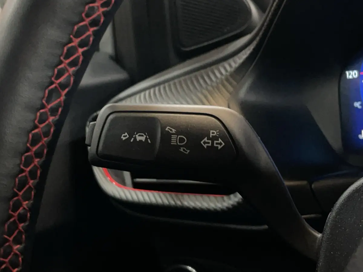 1.0 EcoBoost ST-Line X | Adaptieve cruise | Achteruitrijcamera | Stoel- stuurverw. | B&O | 18" | Carplay | Elektrische achterklep