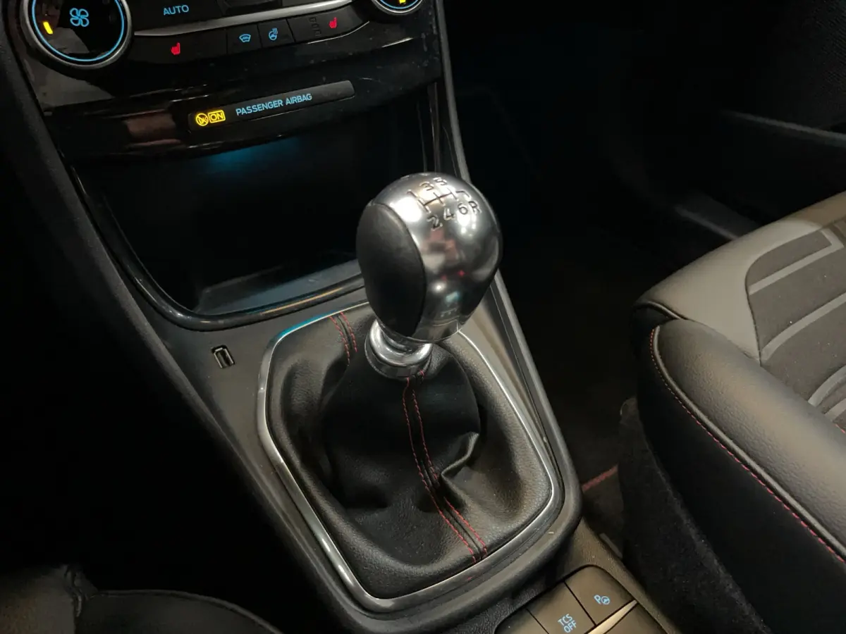 1.0 EcoBoost ST-Line X | Adaptieve cruise | Achteruitrijcamera | Stoel- stuurverw. | B&O | 18" | Carplay | Elektrische achterklep