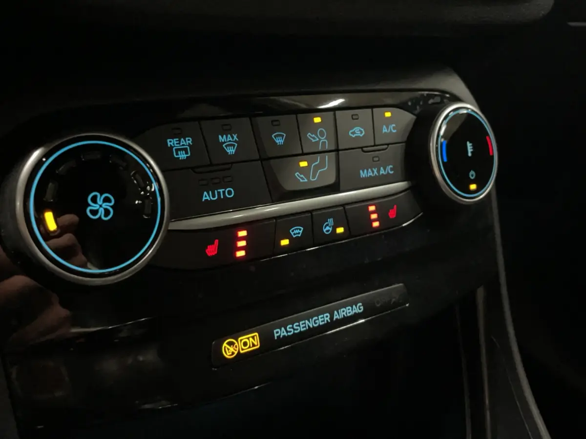 1.0 EcoBoost ST-Line X | Adaptieve cruise | Achteruitrijcamera | Stoel- stuurverw. | B&O | 18" | Carplay | Elektrische achterklep
