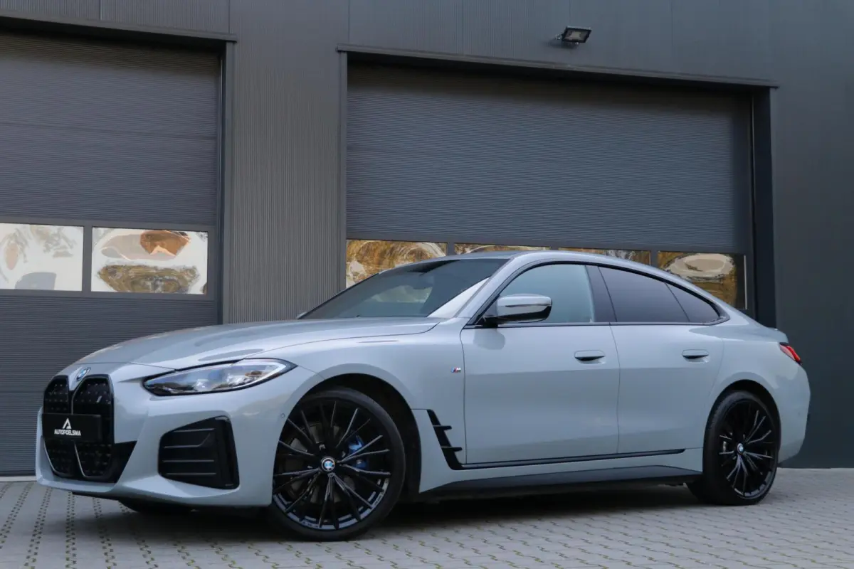 eDrive40 M-SPORT 84 kWh 341PK HighExec Headup Harman/Kardon Sportzetels 20'Inch Sfeerverlicht AdaptiveCruise LaneAssist BJ2023
