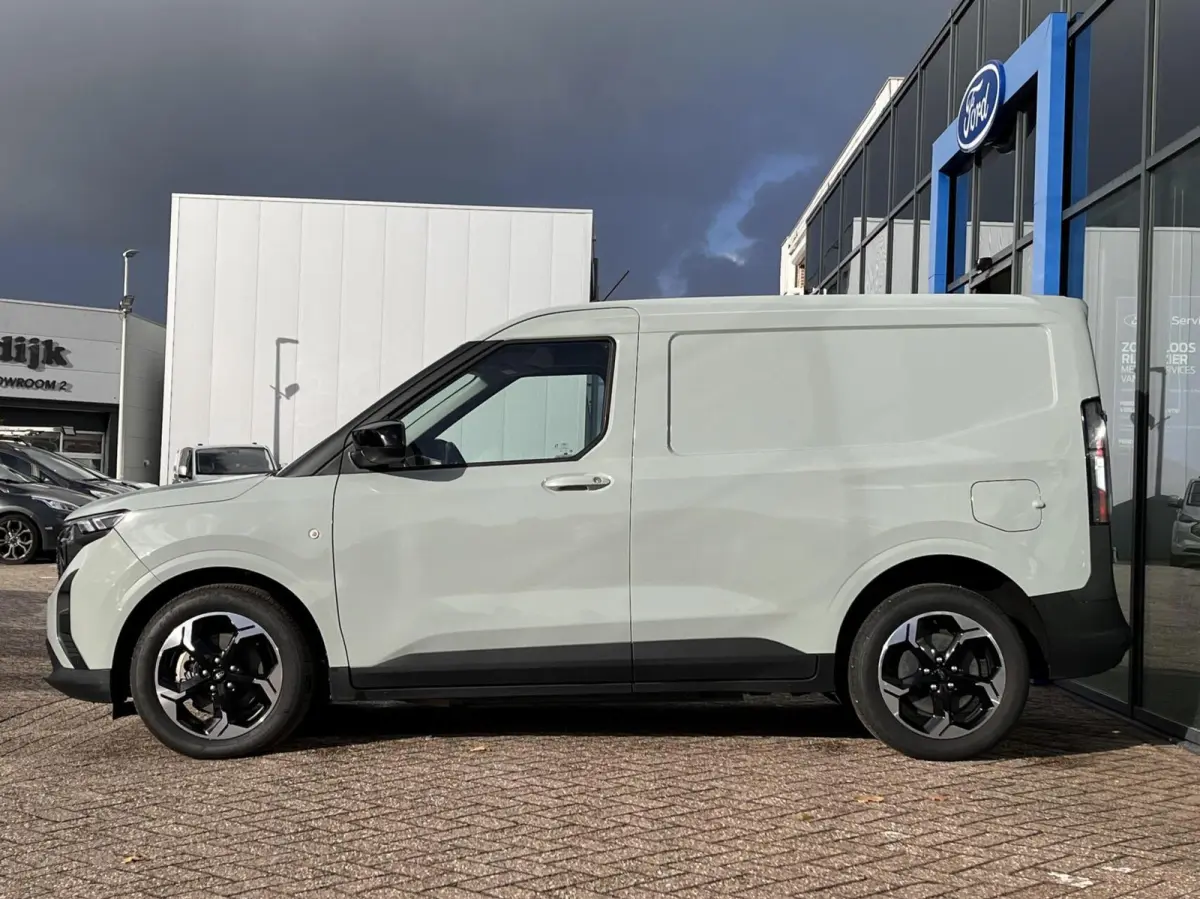 Limited 44 kWh 136PK Winterpack Cruise Camera Carplay-Navi Parkeersensoren Climate Draadloos Telefoonlader *Emissiezonevriendelijk*